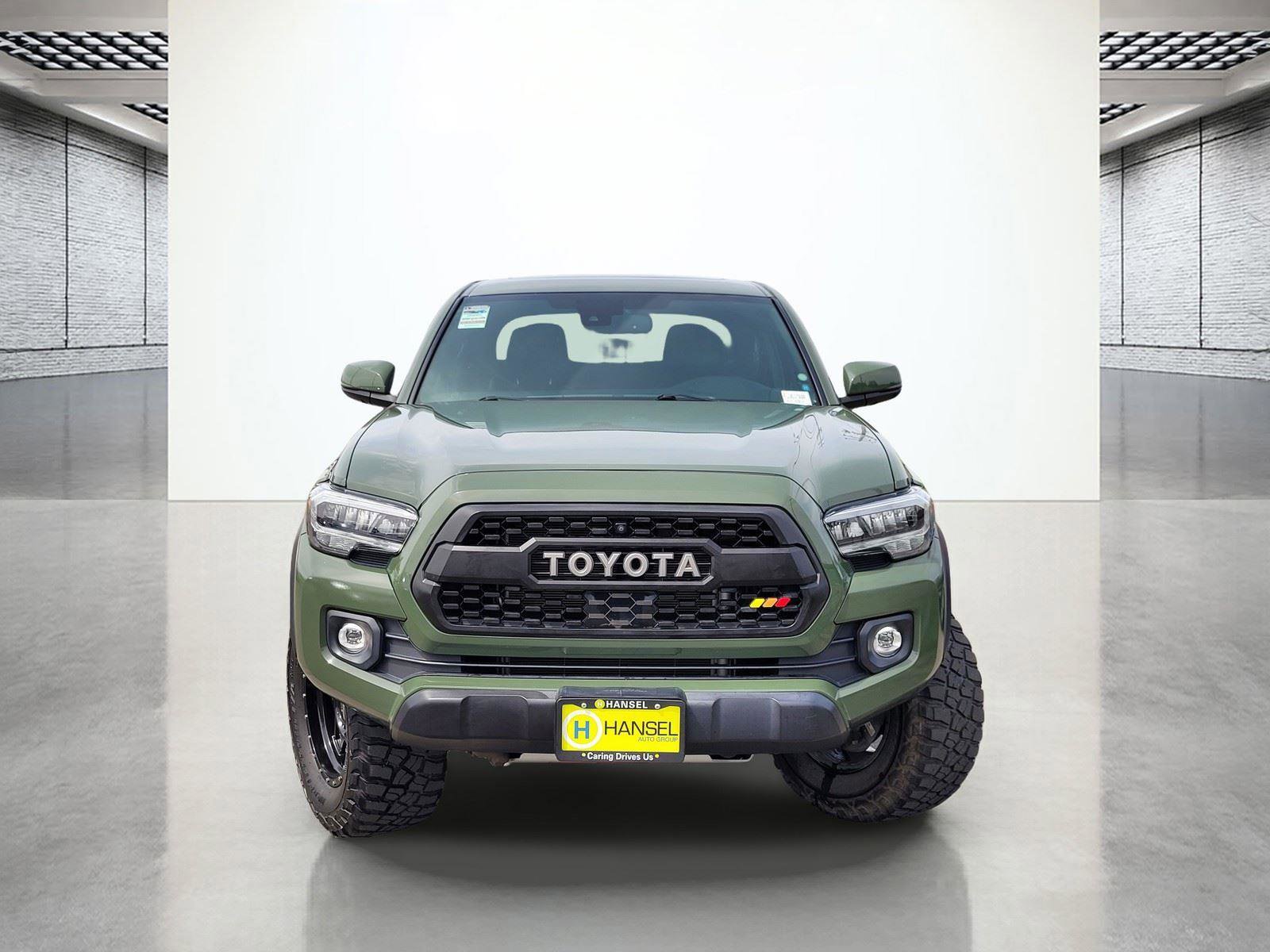 Used 2021 Toyota Tacoma TRD Off-Road w/ TRD Premium Off Road Package AWD/4WD image 4