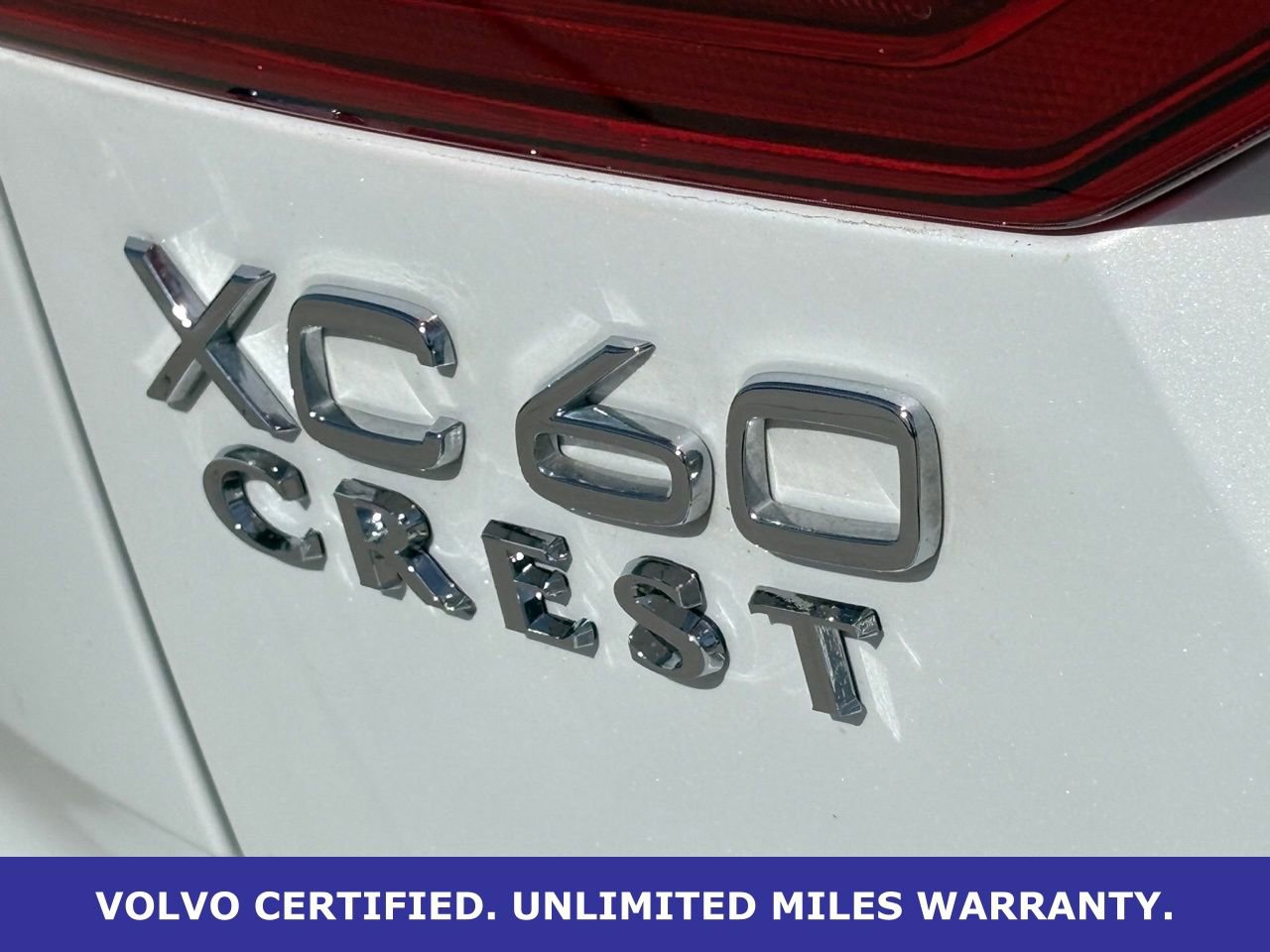 Certified 2024 Volvo XC60 T8 Plus w/ Protection Package Premier image 10