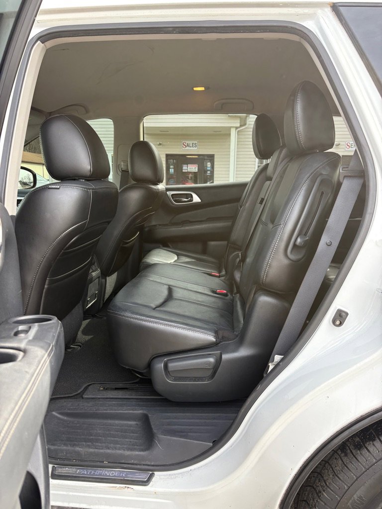Used 2013 Nissan Pathfinder SL w/ Trailer Tow Pkg AWD/4WD image 10