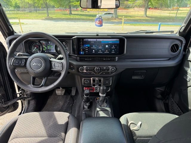 Used 2024 Jeep Wrangler Unlimited Rubicon 4xe AWD/4WD image 11