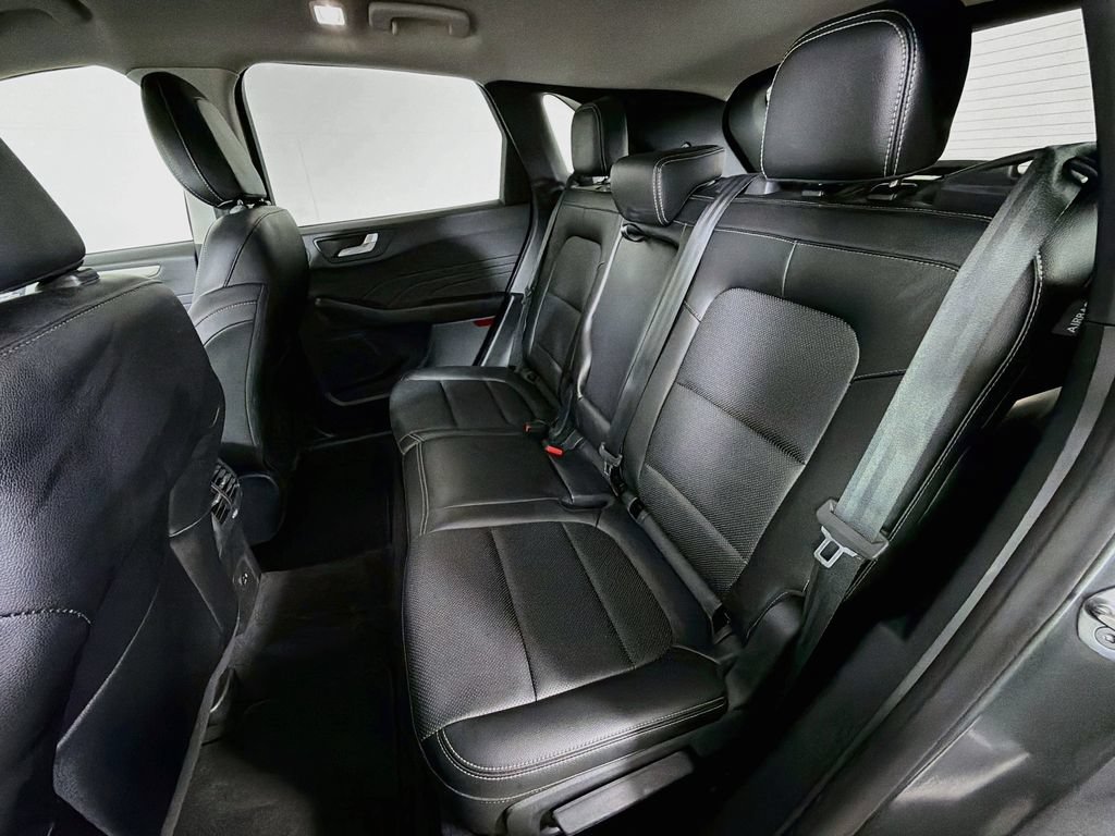 Used 2022 Ford Escape SEL w/ Technology Package AWD/4WD image 18