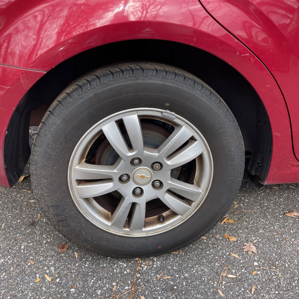 Used 2012 Chevrolet Sonic LS image 15