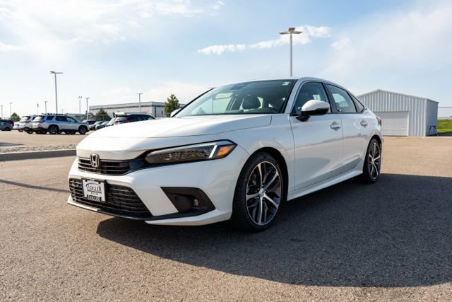 Used 2024 Honda Civic Touring image 3
