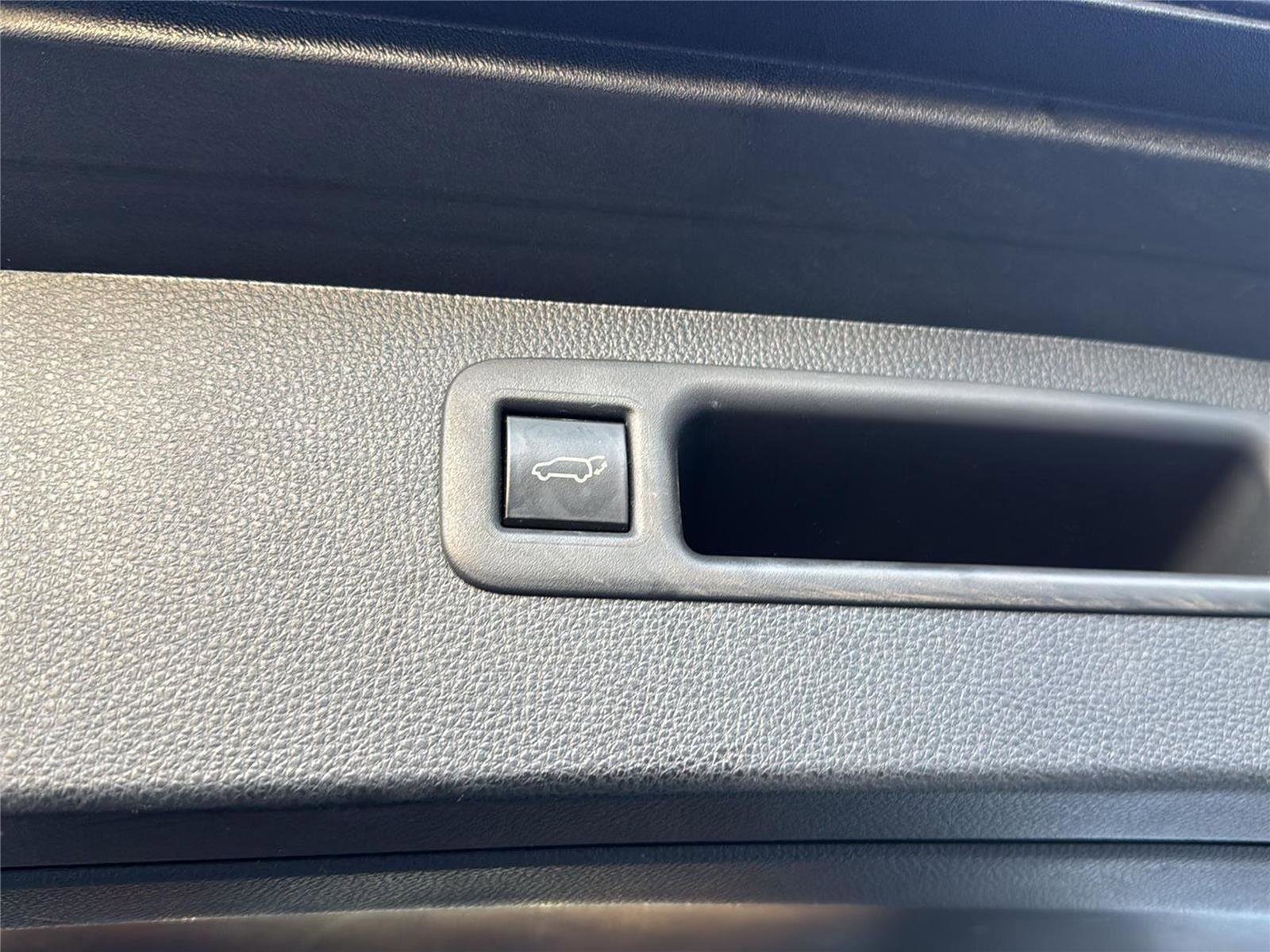 Used 2023 Toyota Highlander XLE image 24