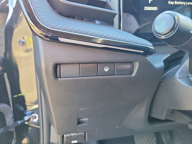 Used 2025 Nissan Kicks SR AWD/4WD image 21