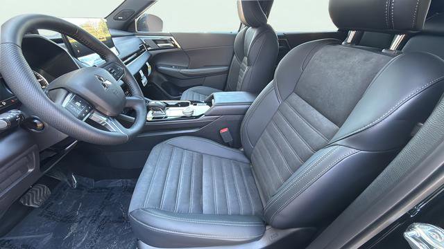 New 2026 Mitsubishi Outlander LE FWD image 13