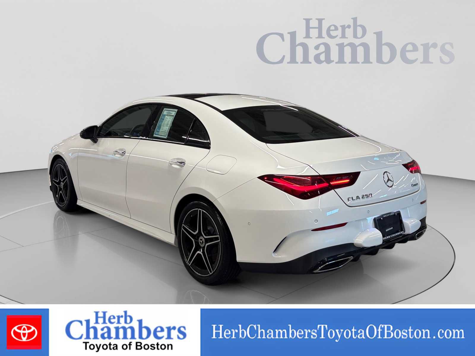 Used 2024 Mercedes-Benz CLA 250 4MATIC image 3