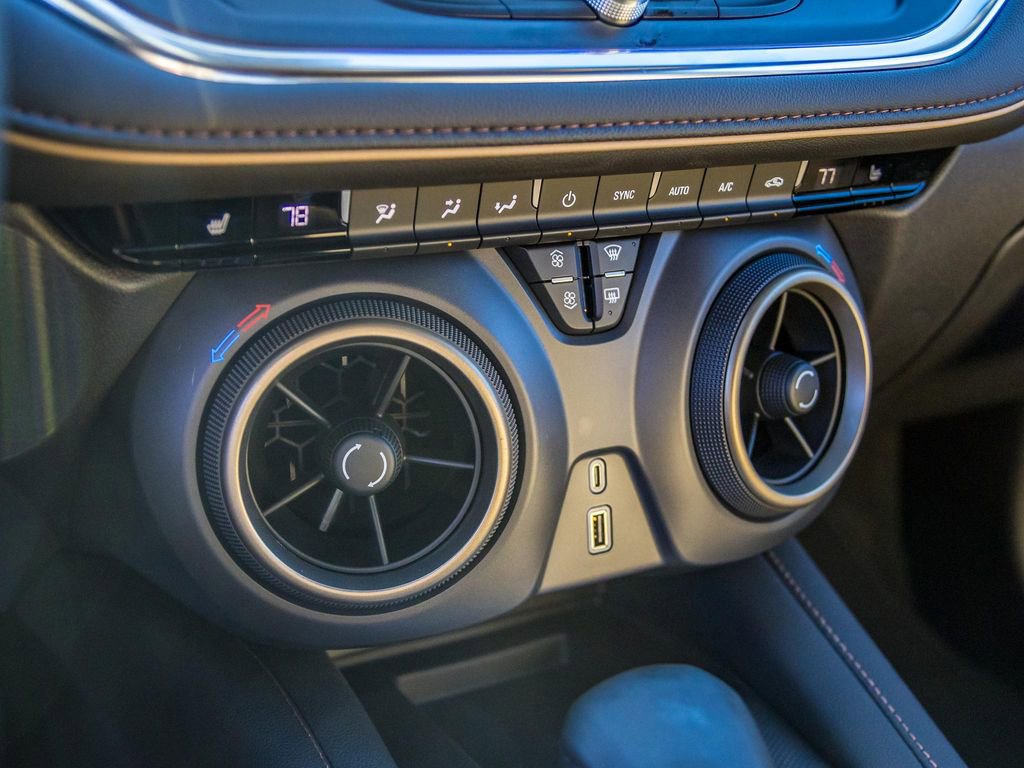 New 2025 Chevrolet Blazer Premier FWD image 32