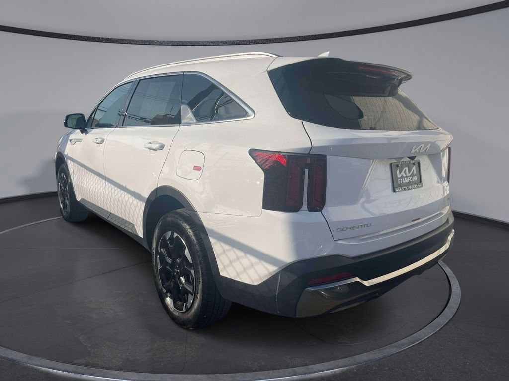 Used 2025 Kia Sorento S w/ Panoramic Sunroof Package image 4