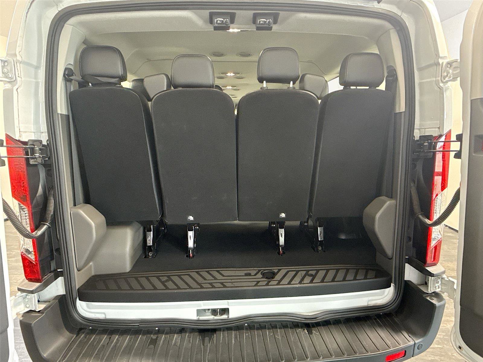 Used 2023 Ford Transit 350 XLT image 15