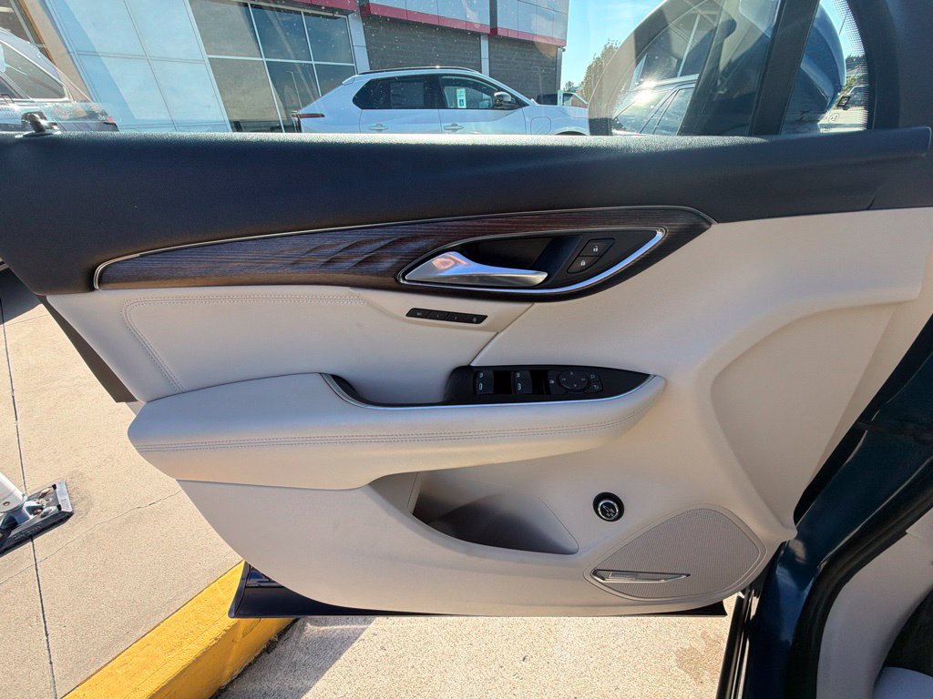Used 2023 Buick Envision Avenir FWD image 12
