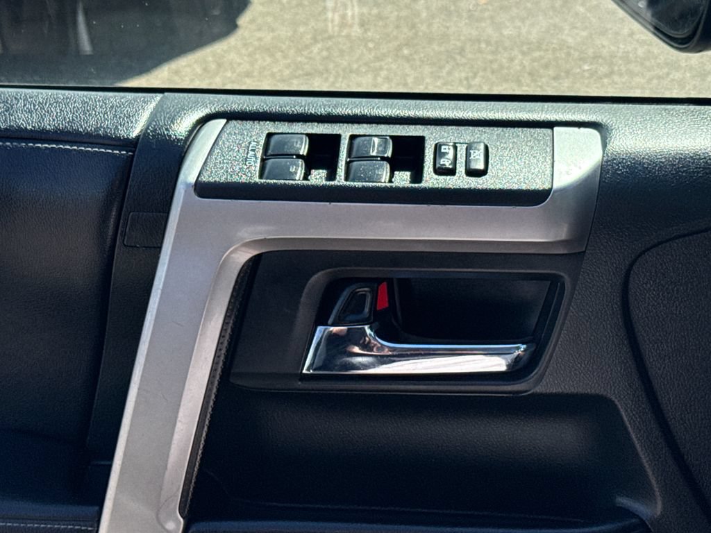 Used 2017 Toyota 4Runner SR5 Premium AWD/4WD image 34