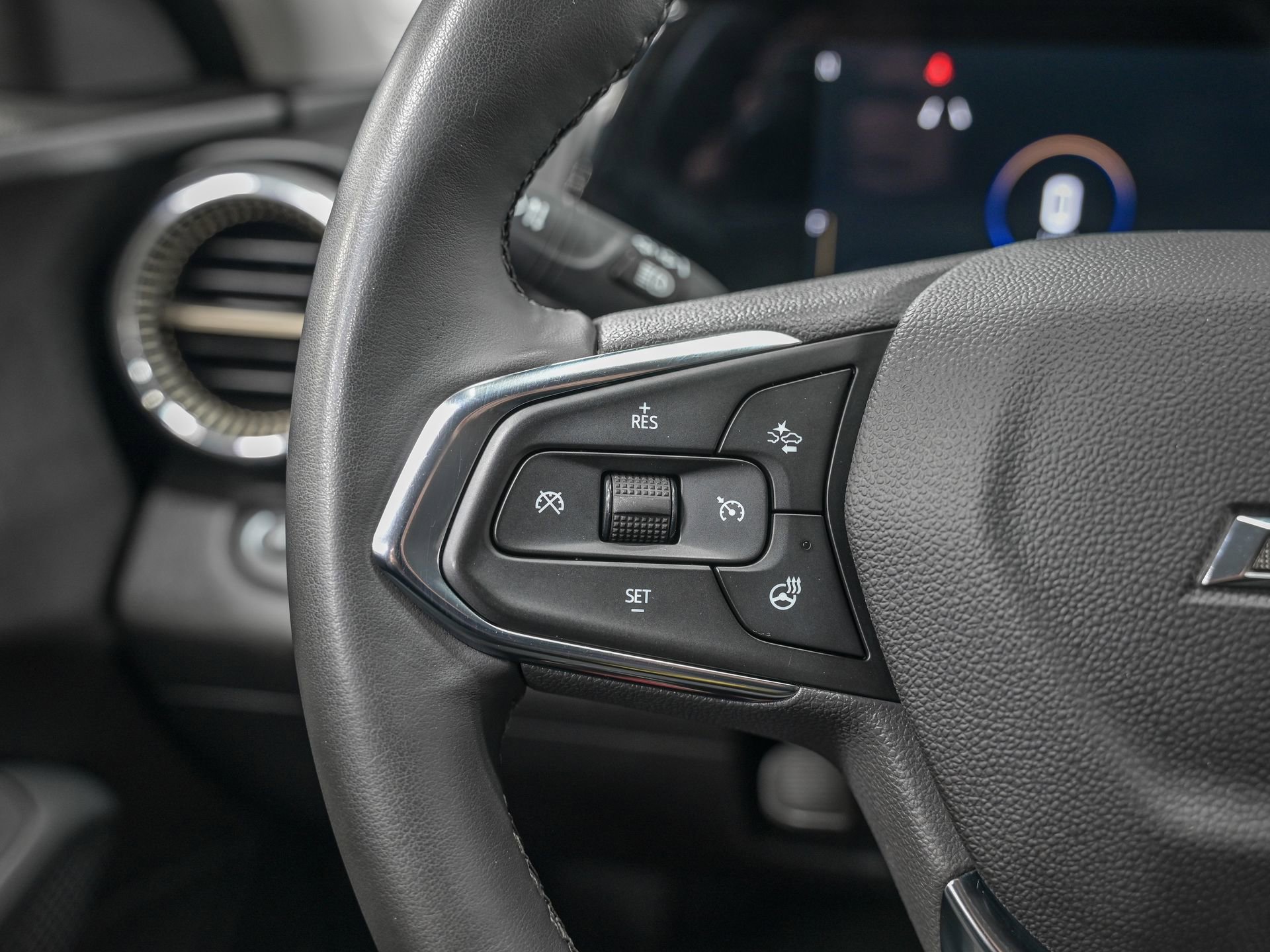 Used 2025 Chevrolet Trax ACTIV w/ Driver Confidence Package image 19