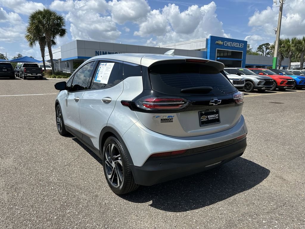 Used 2022 Chevrolet Bolt LT w/ Infotainment Package FWD image 14