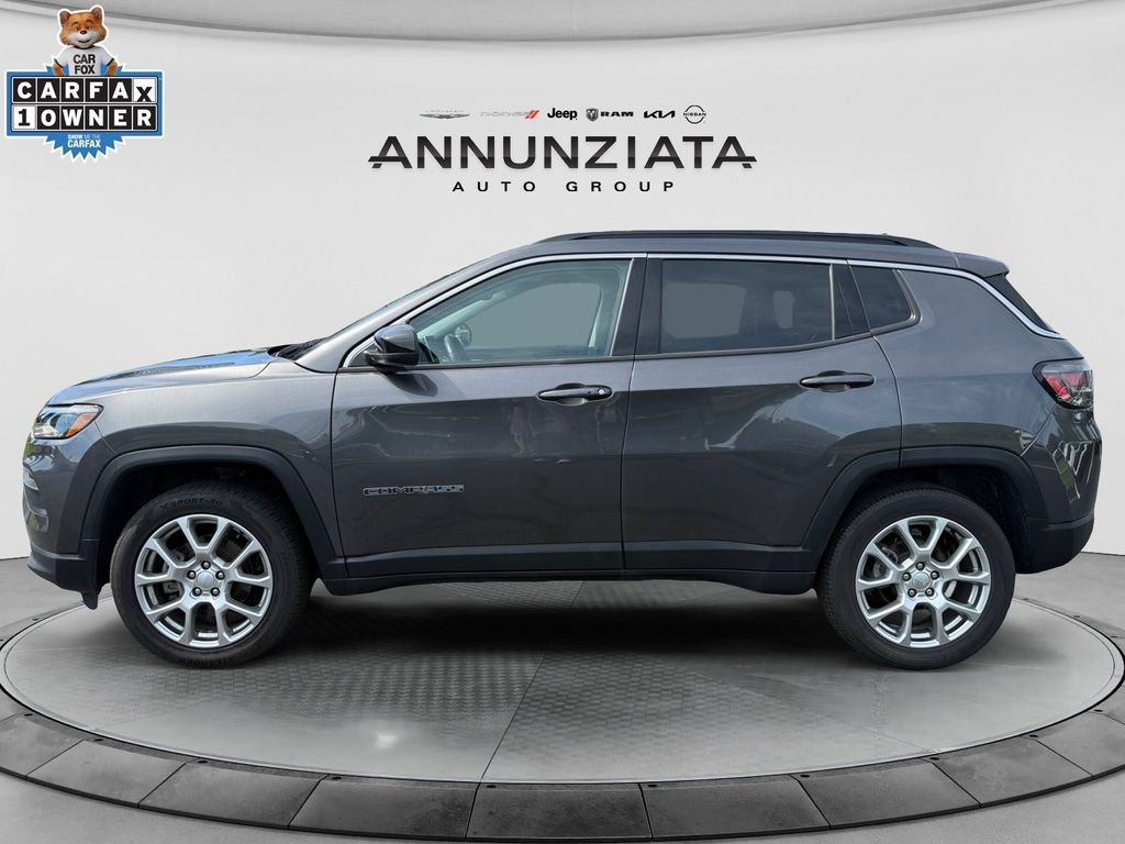 Certified 2022 Jeep Compass Latitude w/ Sun and Sound Group AWD/4WD image 2