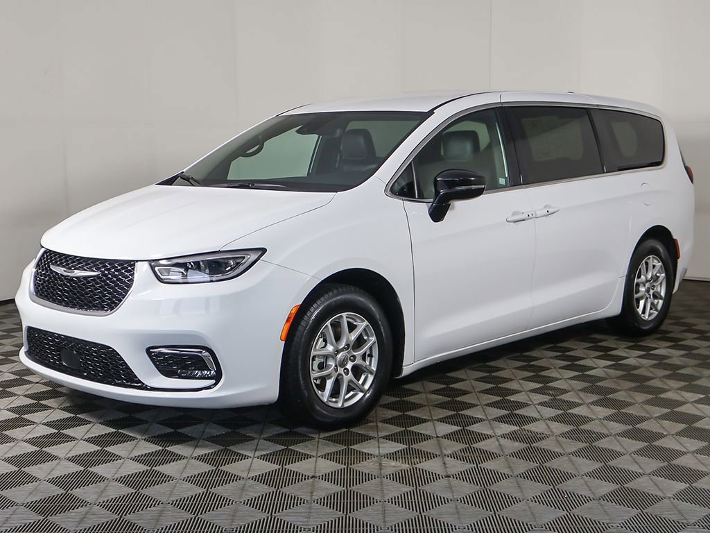 Used 2025 Chrysler Pacifica Select FWD image 9
