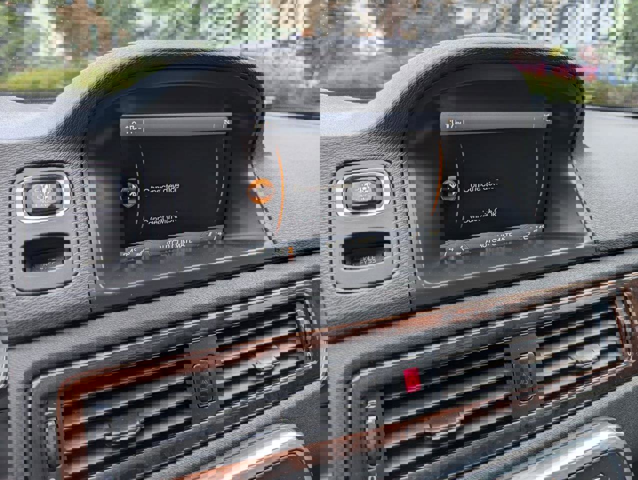 Used 2015 Volvo XC70 T6 image 23