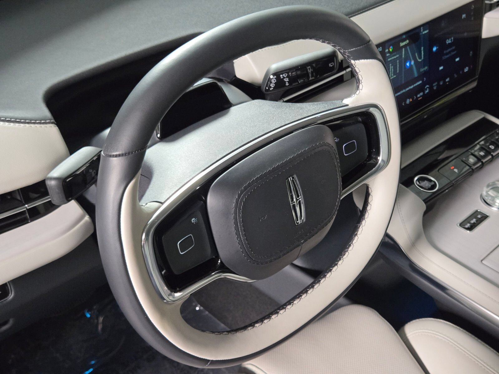 New 2026 Lincoln Navigator L Reserve w/ Jet Appearance Package AWD/4WD image 26