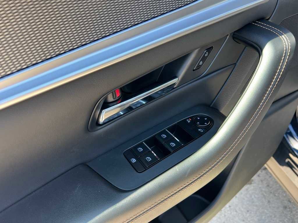 Certified 2025 MAZDA CX-90 3.3 Turbo w/ Preferred Package image 13