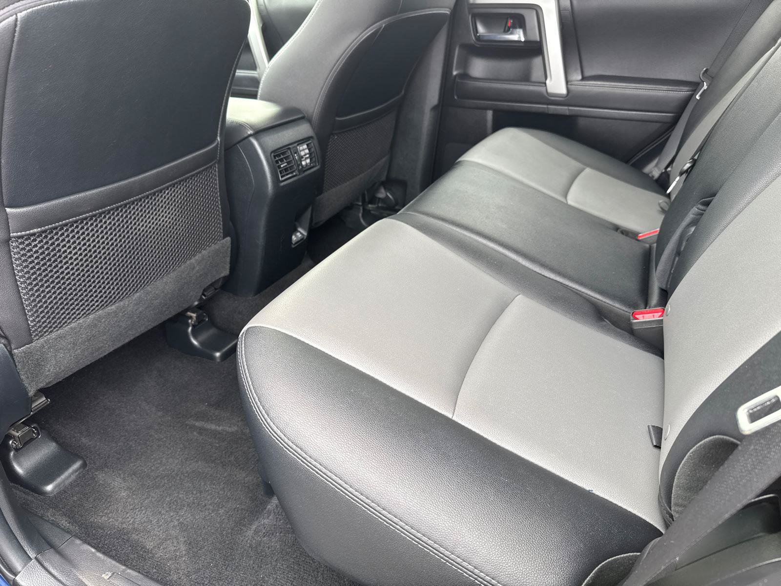Used 2022 Toyota 4Runner SR5 Premium w/ Moonroof Package AWD/4WD image 27