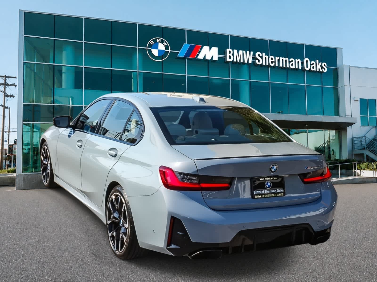 Used 2025 BMW M340i Sedan RWD image 6