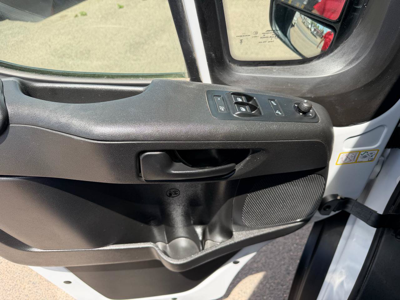 Used 2024 RAM ProMaster 2500 w/ Convenience Group FWD image 13