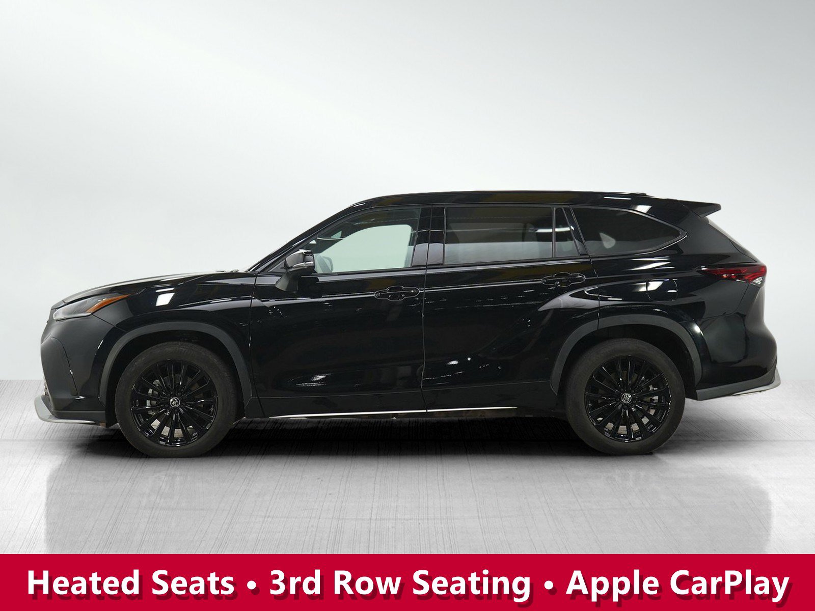Used 2025 Toyota Highlander XSE AWD/4WD image 2