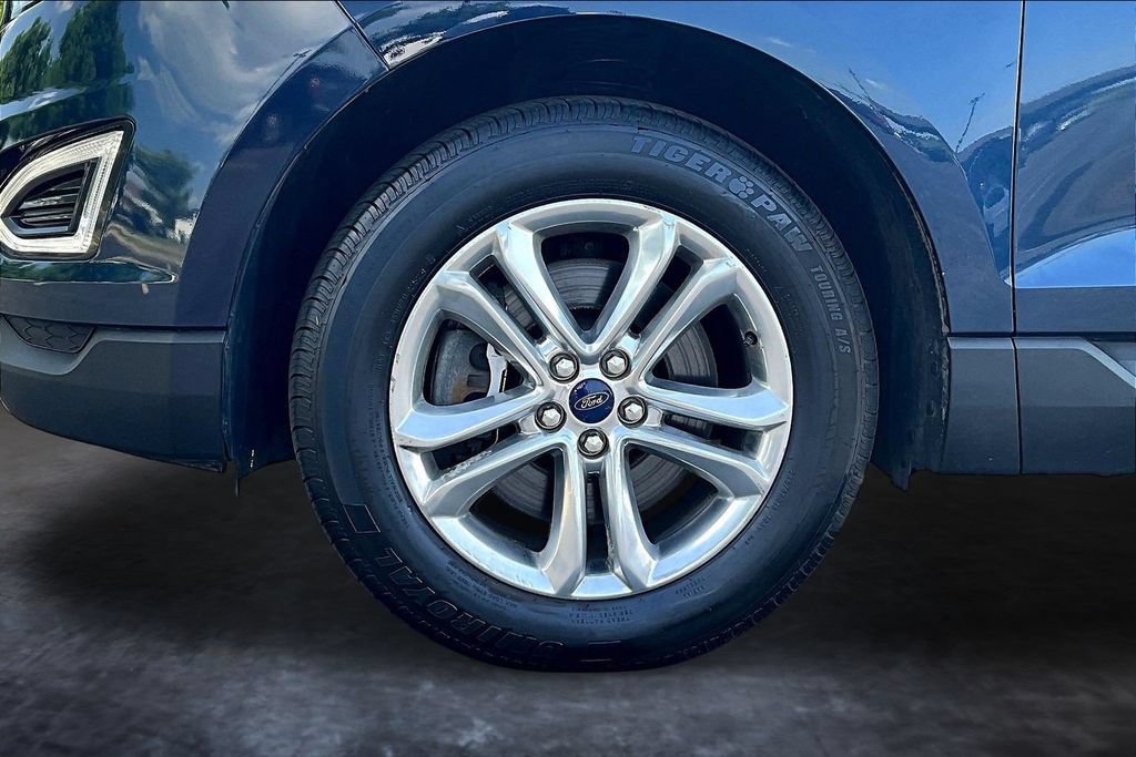 Used 2017 Ford Edge Titanium w/ Equipment Group 301A AWD/4WD image 34