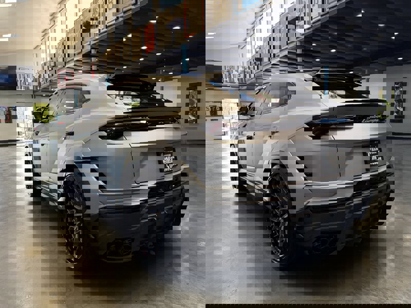 Used 2024 Lamborghini Urus Performante AWD/4WD image 9