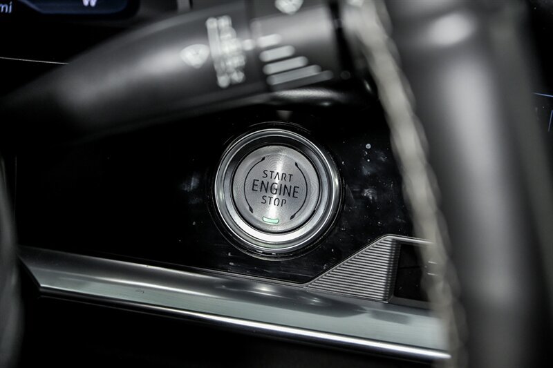 Used 2022 Chevrolet Corvette Stingray Premium Conv w/ Z51 Performance Package RWD image 27