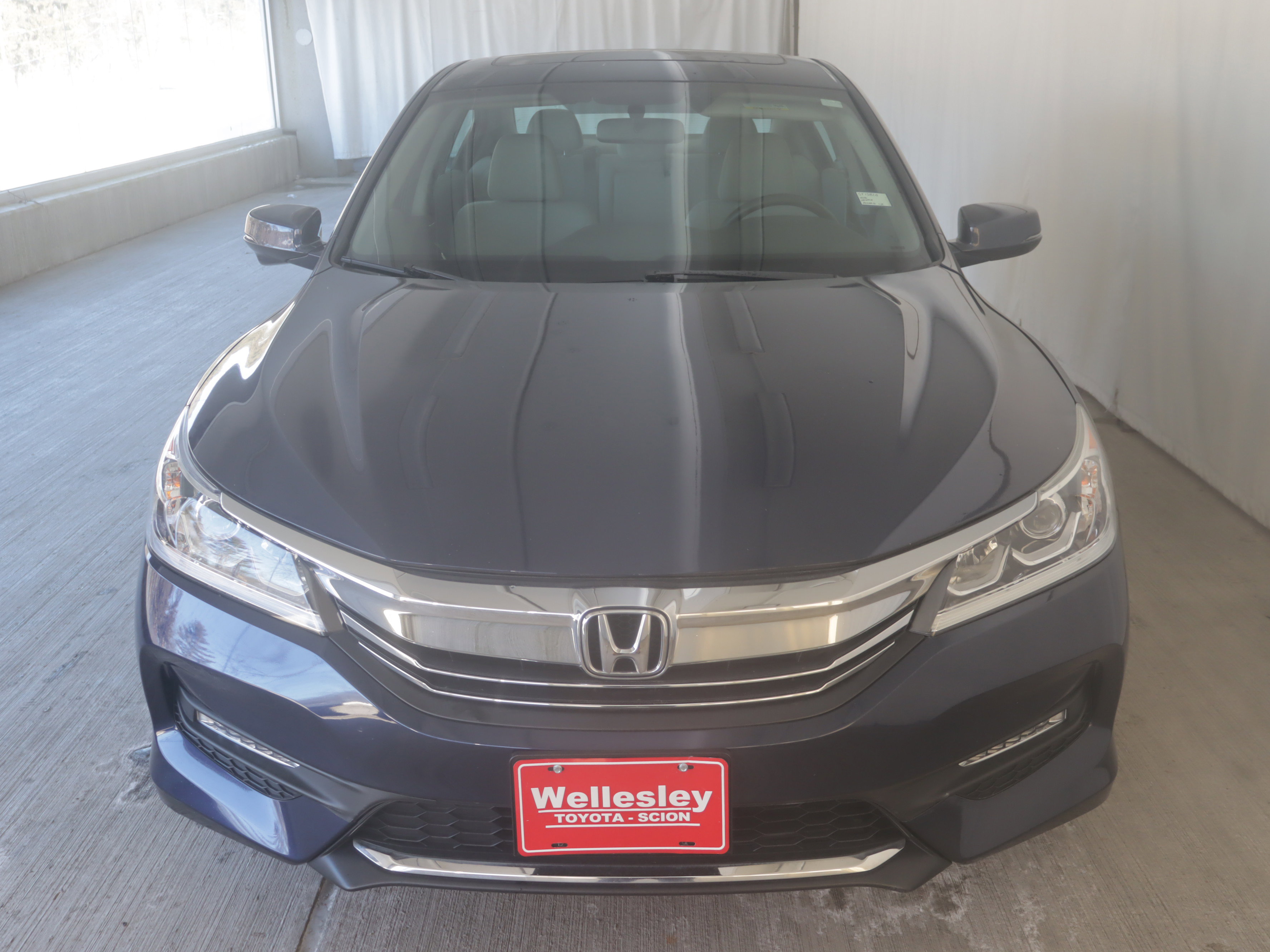 Used 2016 Honda Accord EX image 3