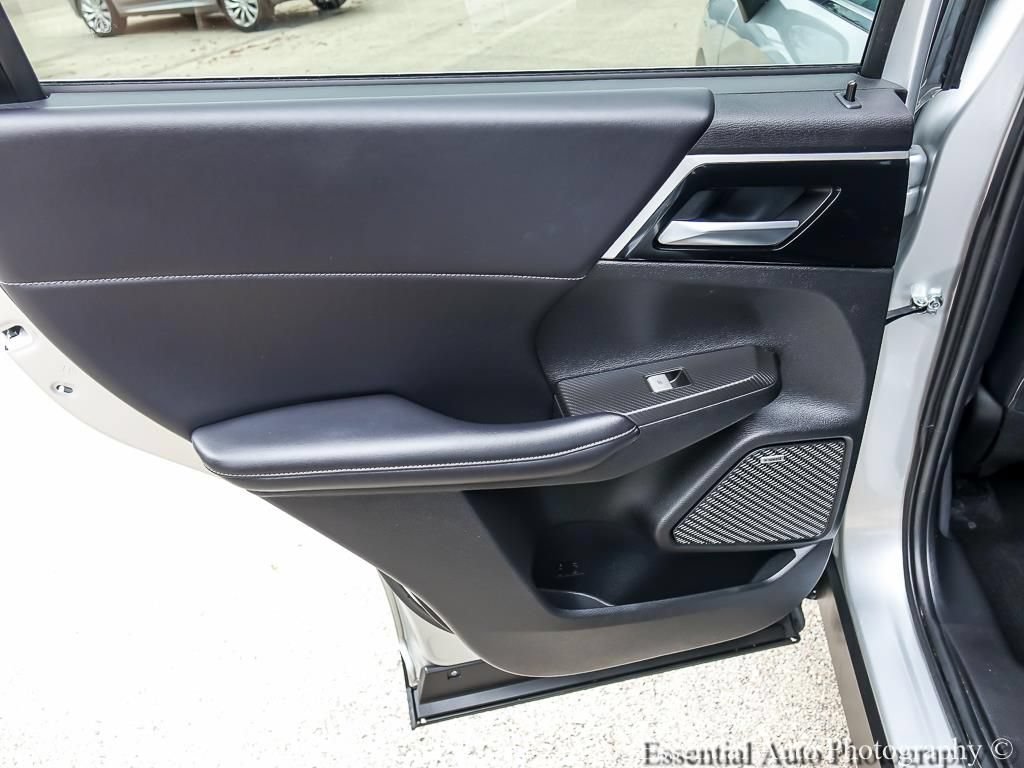 Used 2025 Mitsubishi Outlander SE AWD/4WD image 22