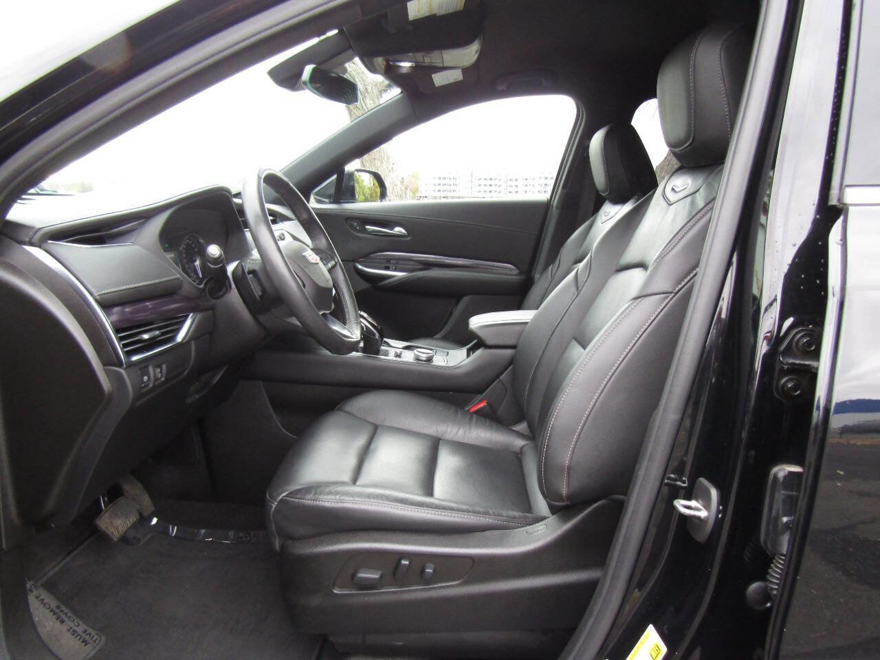Used 2022 Cadillac XT4 Luxury image 11