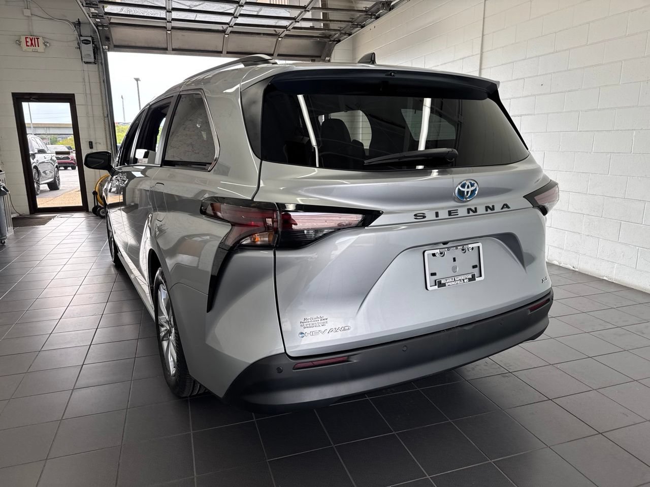 Certified 2025 Toyota Sienna XLE w/ XLE Plus Package AWD/4WD image 6