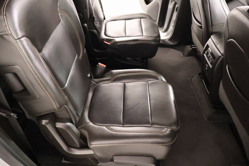 Used 2021 Chevrolet Traverse LT image 15