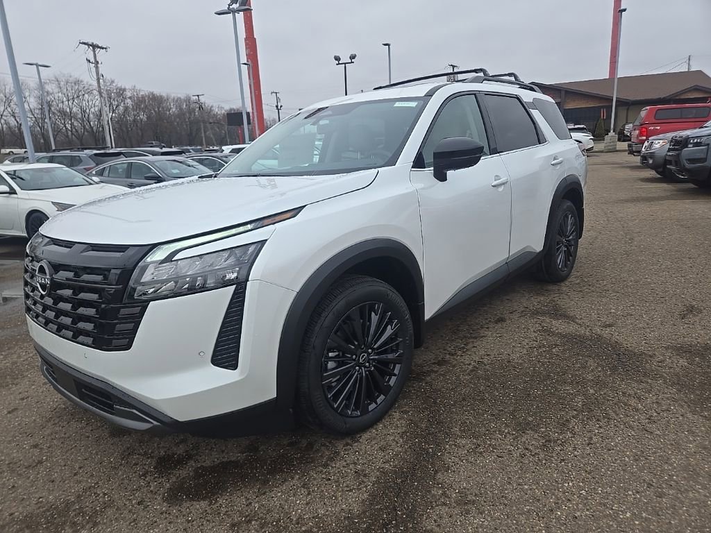 New 2026 Nissan Pathfinder SL image 3