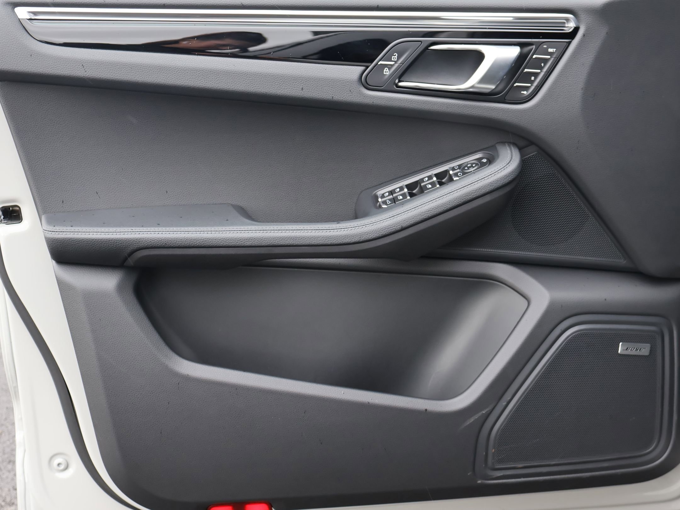 Certified 2026 Porsche Macan AWD/4WD image 14