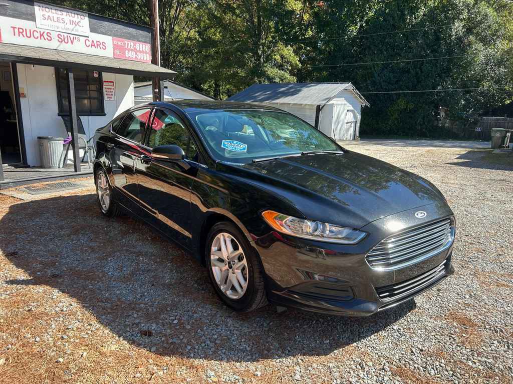 Used 2015 Ford Fusion SE image 3
