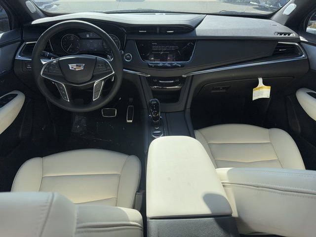 New 2025 Cadillac XT5 Sportv image 16