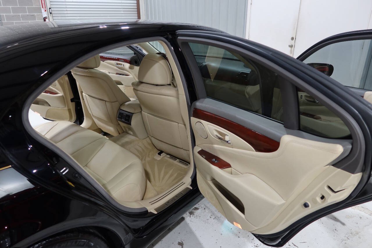 Used 2012 Lexus LS 460 w/ Comfort Pkg RWD image 14