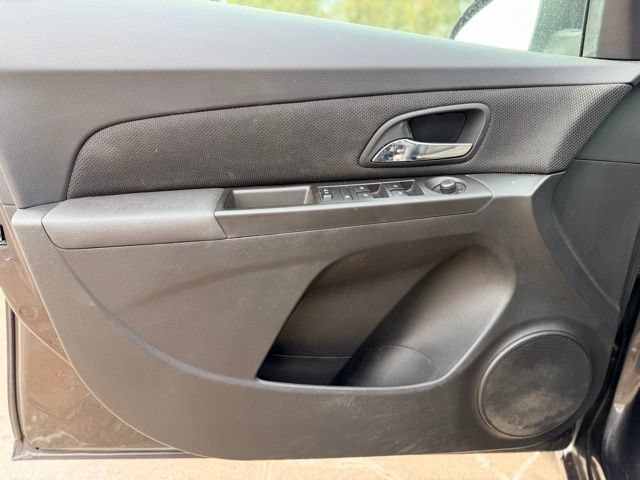 Used 2016 Chevrolet Cruze LT FWD image 13