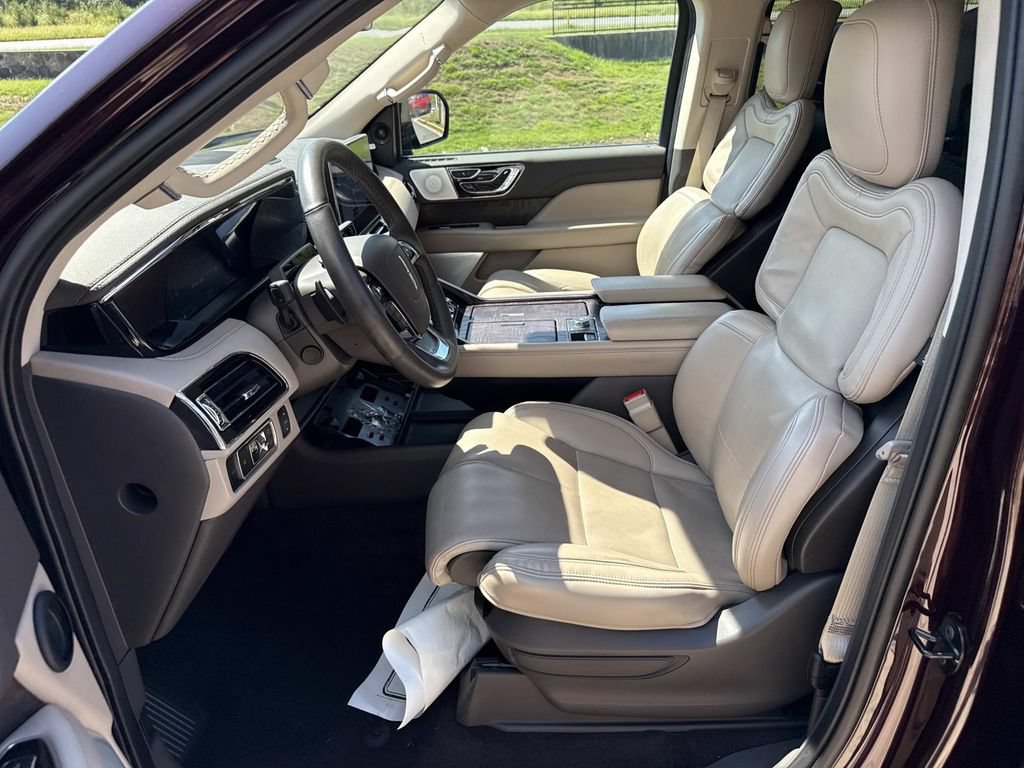 Used 2024 Lincoln Navigator L Reserve AWD/4WD image 8