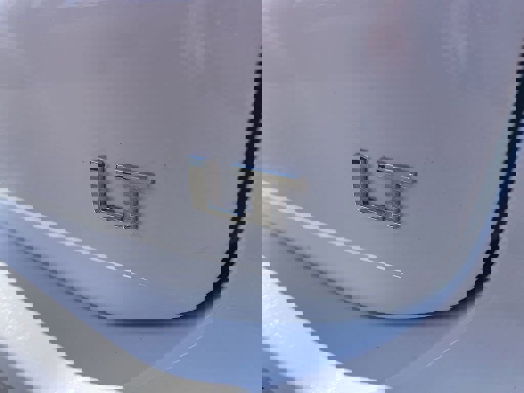 Used 2023 Chevrolet Equinox LT image 49