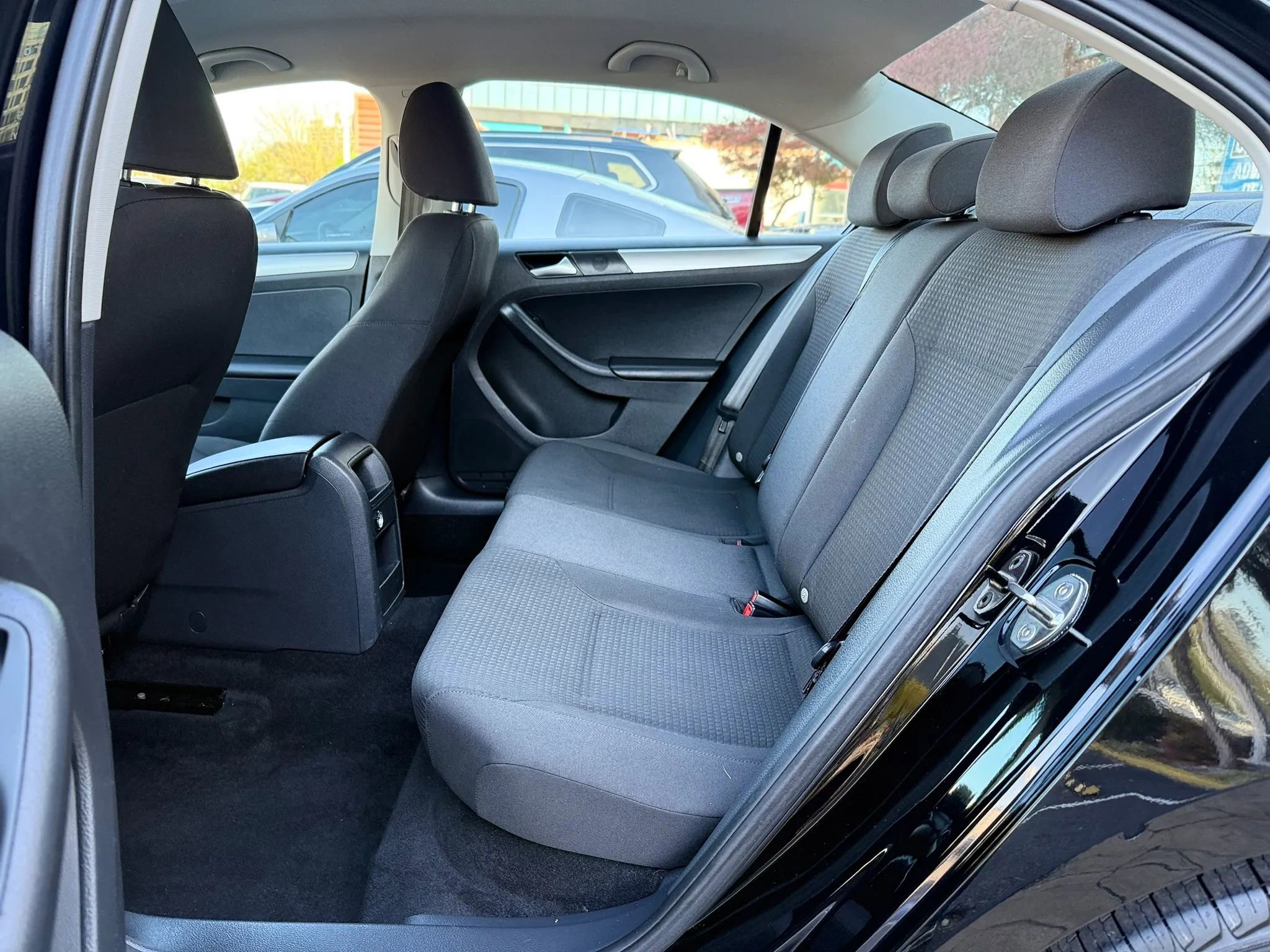 Used 2015 Volkswagen Jetta SE image 25