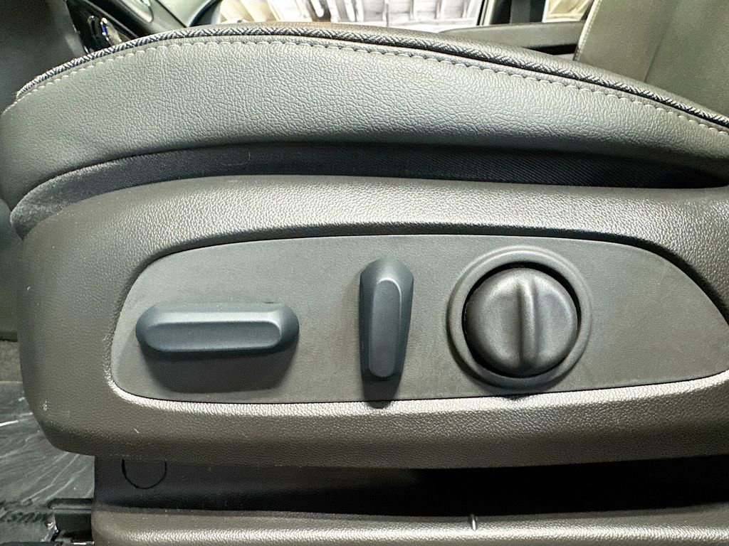 Used 2022 Buick Encore GX Select w/ Sport Touring Package image 20