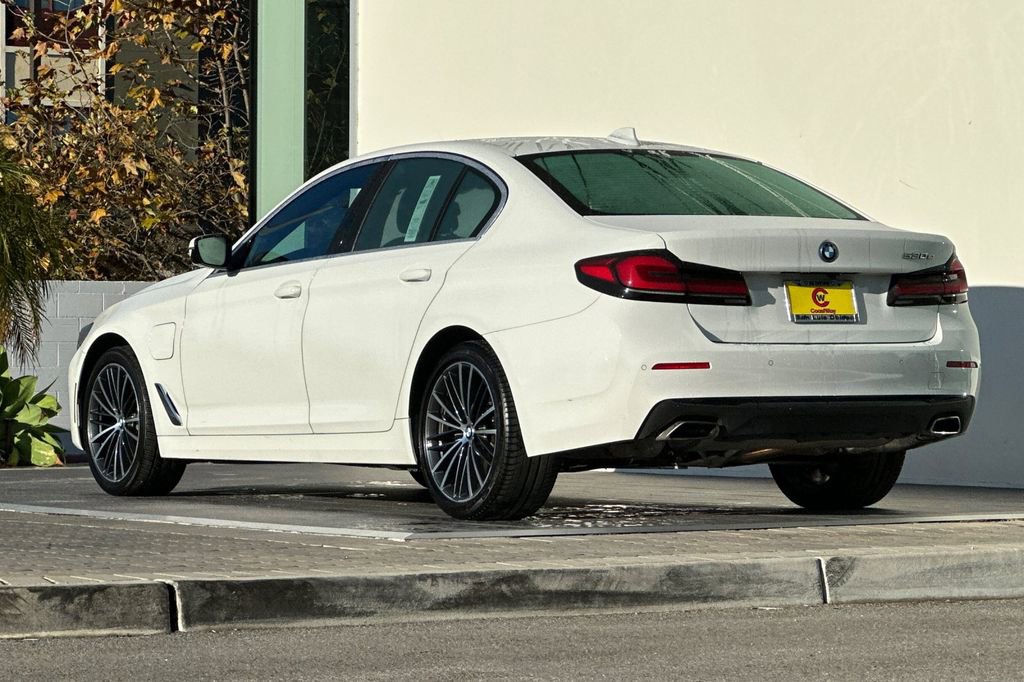 Used 2023 BMW 530e w/ Convenience Package image 5