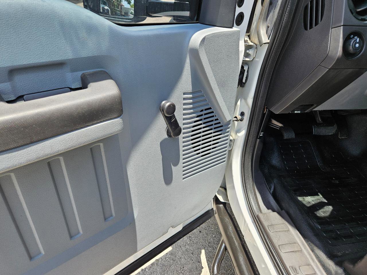 Used 2011 Ford F550 2WD Crew Cab Super Duty w/ Payload Upgrade Pkg image 17