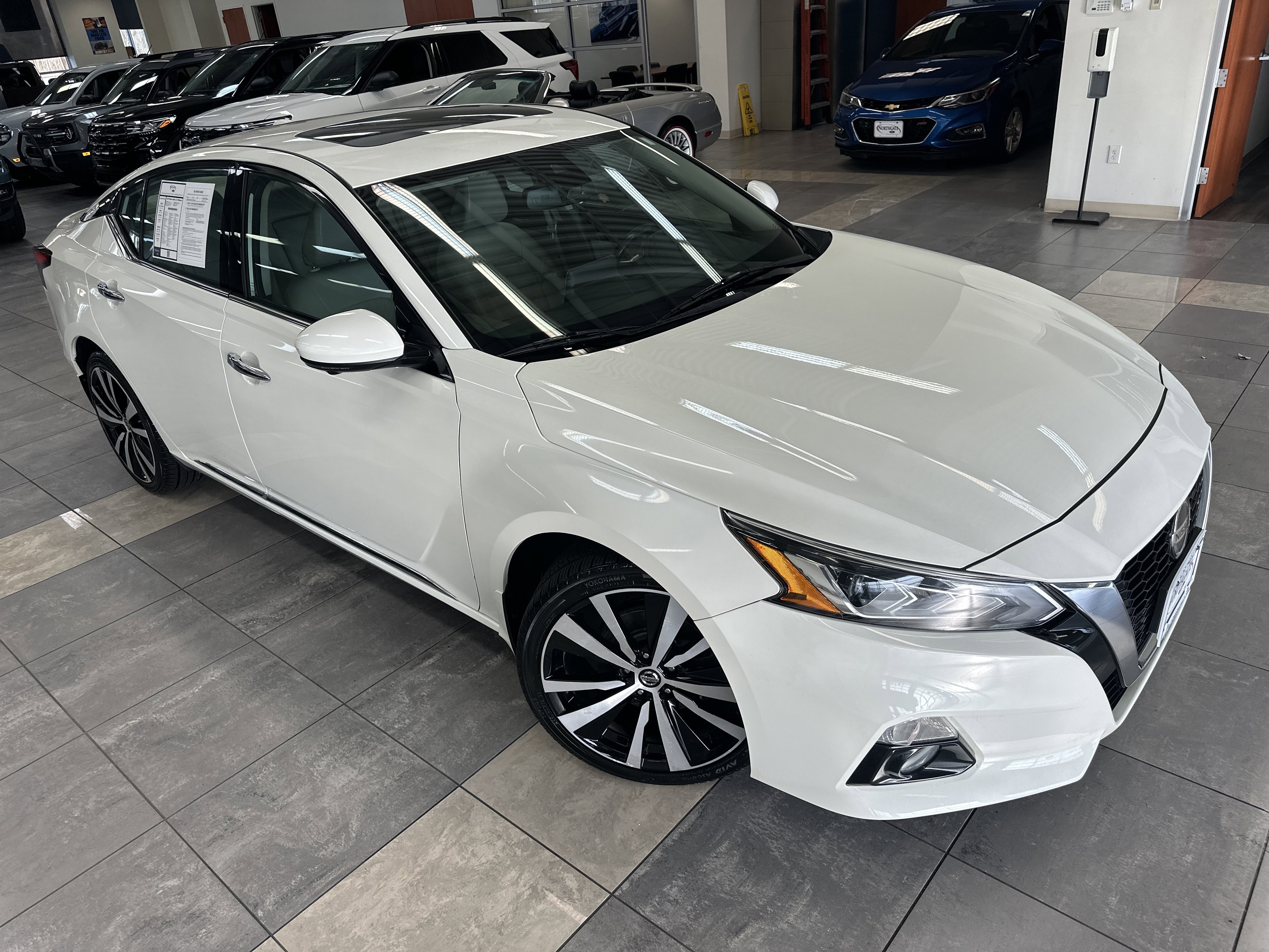 Used 2019 Nissan Altima 2.5 Platinum image 11
