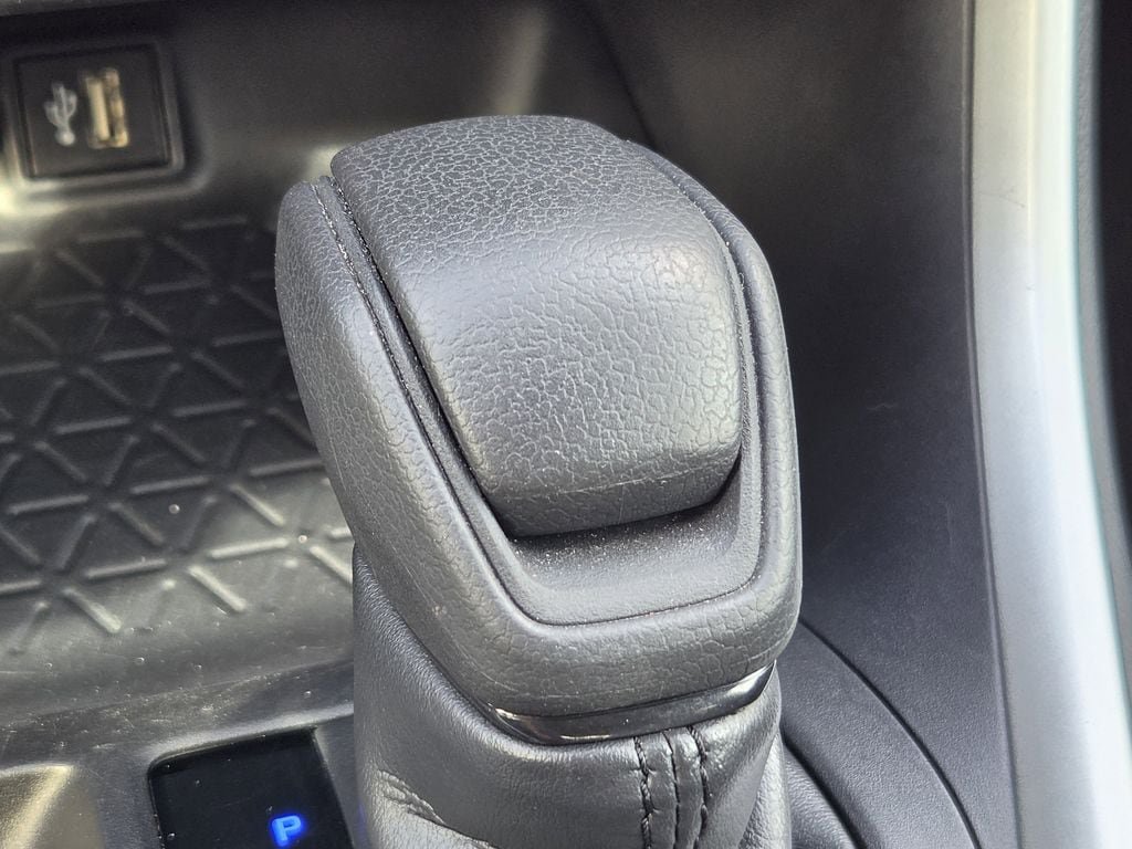 Used 2025 Toyota RAV4 XLE w/ Weather Package FWD image 21