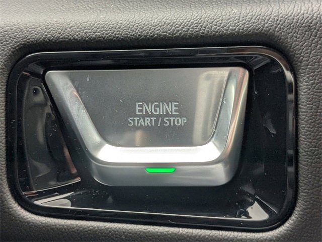 Used 2025 GMC Yukon XL Denali w/ Denali Reserve Package image 34